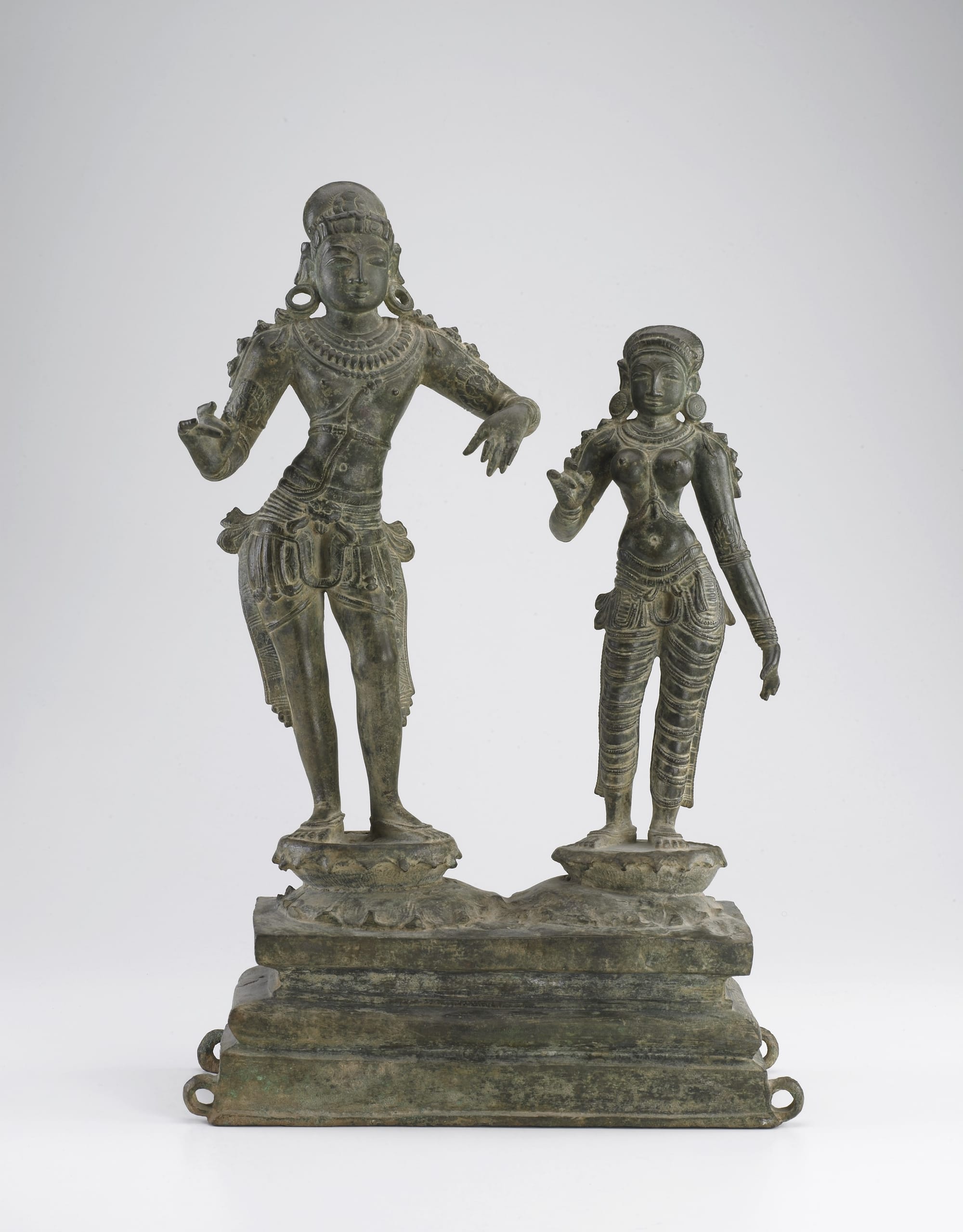 Smithsonian to Return Three Looted Bronzes to India