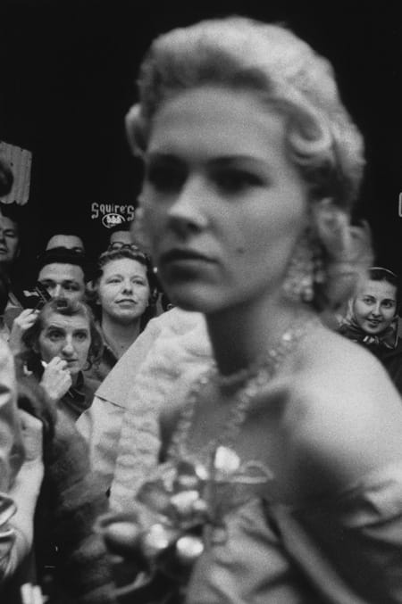  Robert Frank, "Movie Premiere—Hollywood" (1955) (via MetMuseum.org)