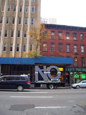 Santiago Sierra’s "NO" Truck Takes Manhattan (photo by the author)