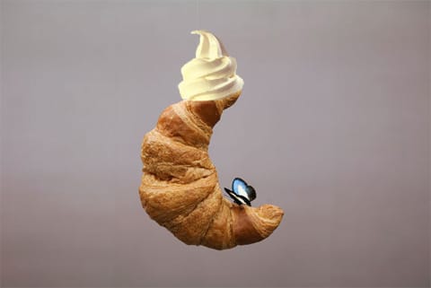 Urs Fischer, "Cumpadre" (2009) with vanilla ice cream on top.