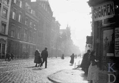 George Hendrik Breitner, "View of Schiedamsedijk and the corner with Leuvebrugsteeg"