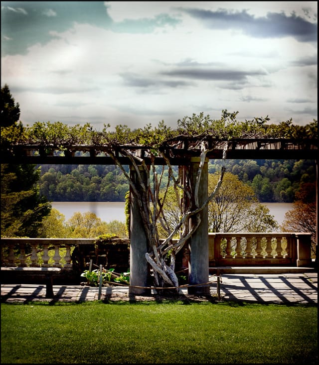 A view of the Palisades from the pastoral pleasure of Wave Hill (photo via flickr.com/elephipelephi)