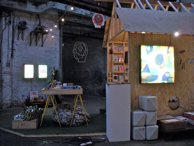 The entrance to Wondering Around Wandering