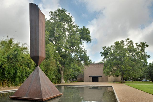 Barnett Newman's "Broken Obelisk" (Image via wikipedia.org)