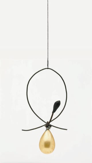 Jay DeFeo, Untitled (c. 1953–55). Wire, pearl, and seed hung withthread, 2 1/2 x 1 ½ x 1/4 in. Private collection (© 2012 The Jay DeFeo Trust/Artists Rights Society [ARS], New York; photo by George Hixson; all images courtesy San Francisco Museum of Modern Art)