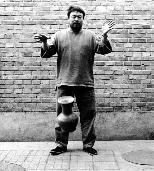 Ai Weiwei, "Dropping a Han Dynasty Urn" (1995) (Image via dailyserving.com)