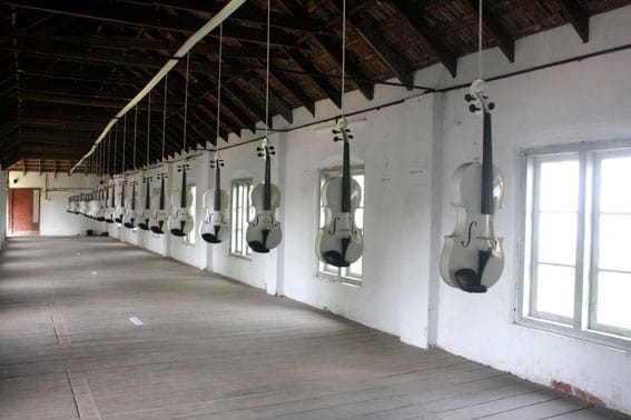 Ibrahim Quraishi, "Islamic Violins" at the Kochi-Muziris Biennale