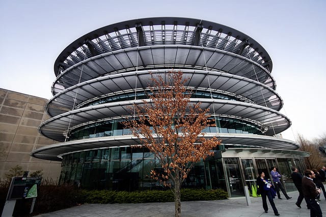 The entrance to the Indianapolis Museum of Art (via flickr.com/chocolatedisco)