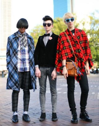 These Tel Aviv hipster are probably going to Frieze for the food. (via mytelavivblog.com)