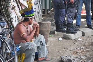 A shot of the protests at Maracanã Village by joaolima, whose Flickr also includes a set of black-and-white photos of life in the community before the eviction (image via joaolima's Flickrstream) (click to enlarge)