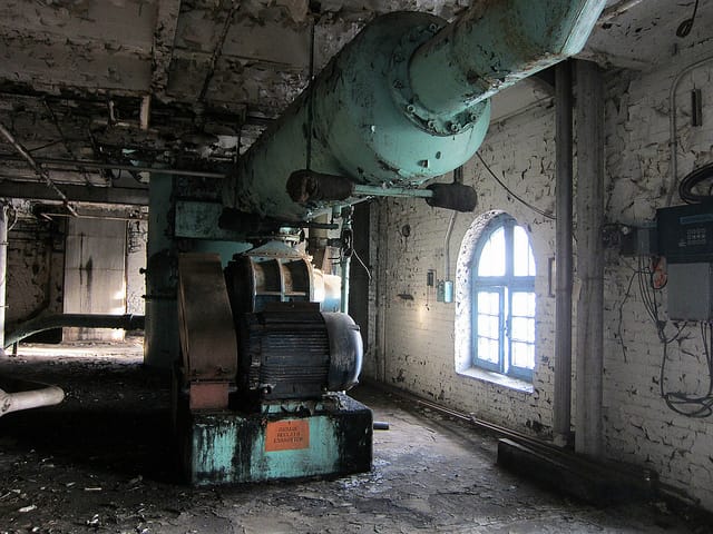 Old machinery in the Domino Sugar Factory