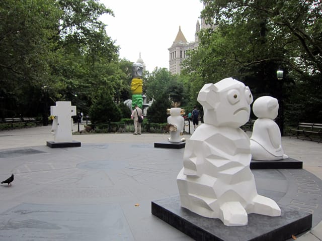 Olaf Breuning, "The Humans" (2007), marble, bronze