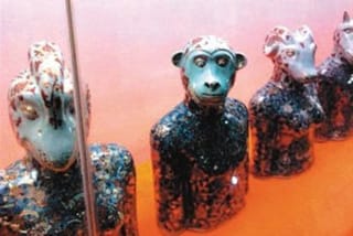 More fake-looking objects (via whatsontianjin.com)