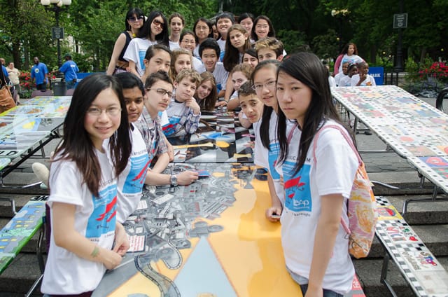 Students from Mark Twain School for the Gifted and Talented 239K with their table (all photos courtesy KenoFoto)