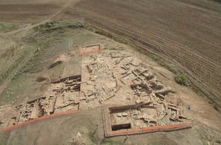 Archeological site Başur Höyük (photo by Haluk Sağlamtimur, via Discovery News) (click to enlarge)