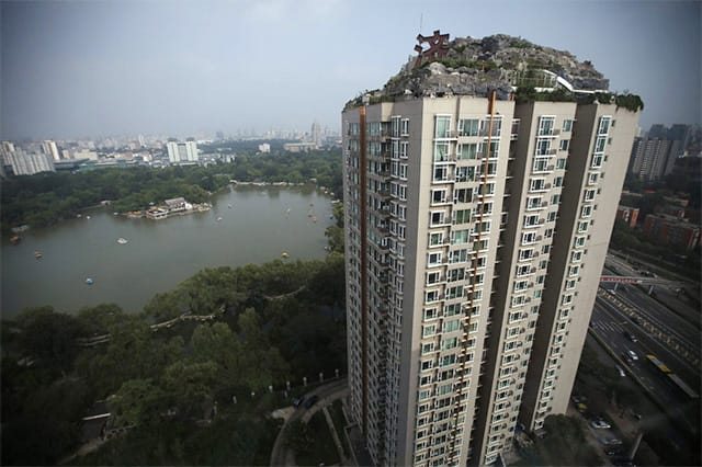 The mountain house on top of a Beijing skyscraper has to go, though the story, as the South China Morning Post explains, is fascinating. (via Colossal)