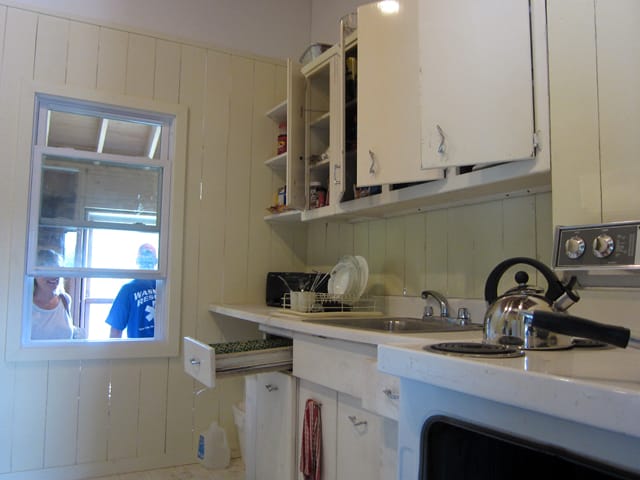 Louie Hinnen, "Cornbread and Buttermilk" (2013), wood, pneumatic equipment, appliances, linoleum, paint