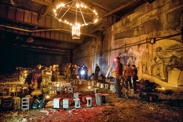 Setting up for a secret dinner in the Freedom Tunnel, Manhattan, 2007