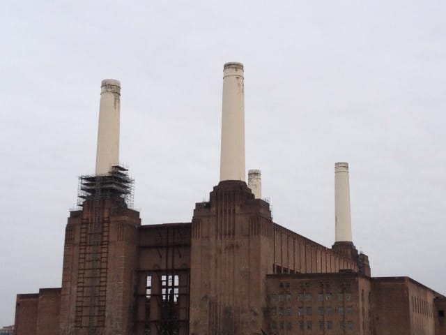 Battersea Power Station (all photographs by the author for Hyperallergic)