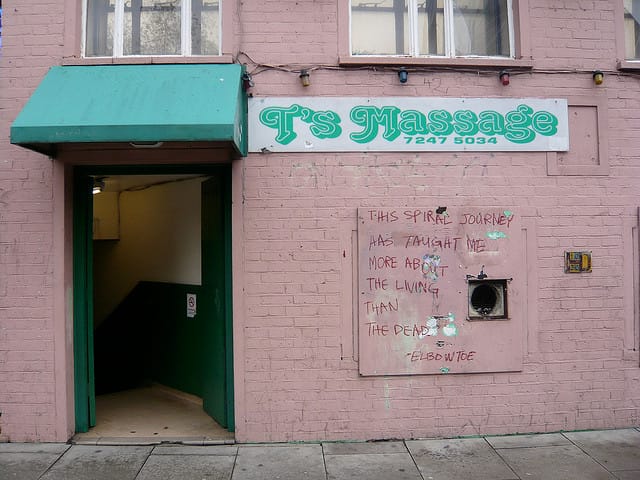 An Elbowtoe in London, 2008 (via flickr.com/vandalog)