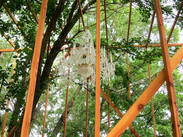 Structure in Socrates Sculpture Garden (the installations were included as part of the Archtober Buildings of the Day) (photograph by Karl Steel/Flickr user)