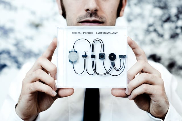 Tristan_Perich_With_1_Bit_Symphony_Close_By_D_Yee