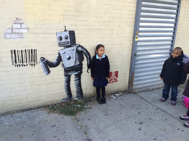 Children love the robot vandal in Coney Island (all photos by Hrag Vartanian for Hyperallergic)