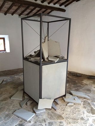 Giulio Paolini's "Paradigma" (2002)