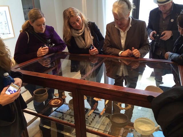 Artist Amy Yoes explaining all the objects in the vitrine at the Accademia dei Fisiocritici. Many of the objects are 3D printed.