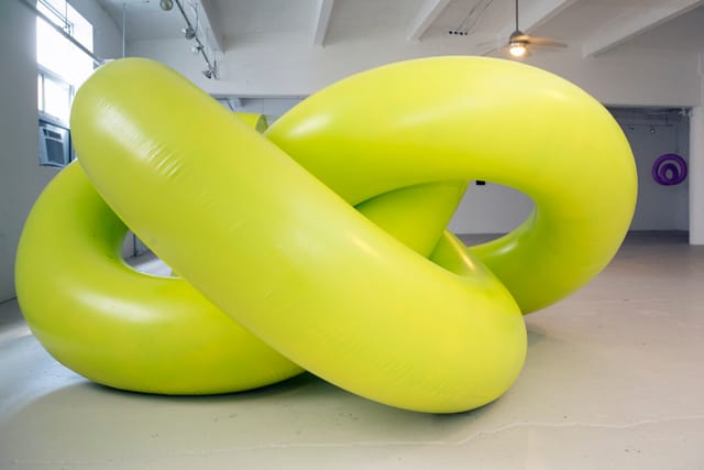 Doreen McCarthy, Wrinkled Voice, inflated vinyl, 120 x 96 x 96, 2013. Courtesy of Panepinto Galleries. 