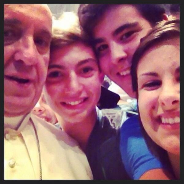 Pope group selfie via Twitter