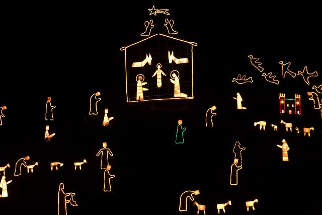 Hill of lights in Manarola (photograph by Stefano Dellepiane/Flickr user)