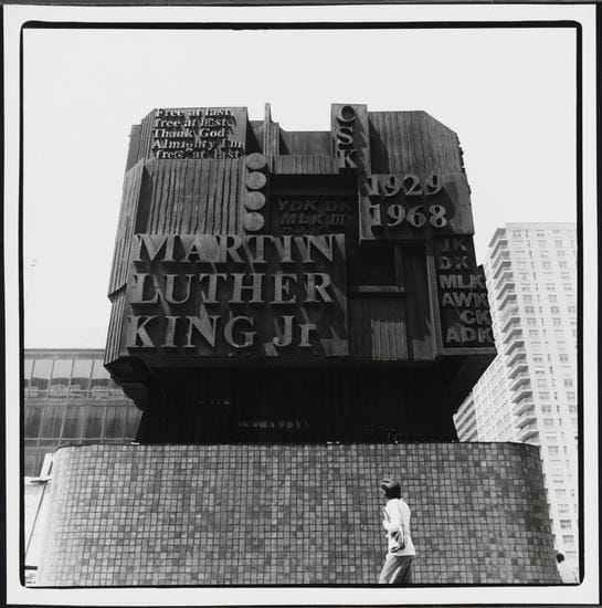 Edmund V. Gillon, [Martin Luther King, Jr. memorial.] (c. 1976), gelatin silver print, 8 1/8 x 8 in