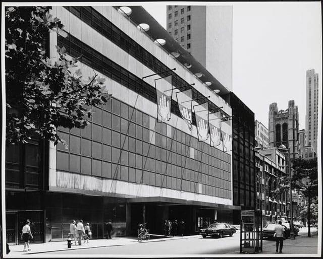 Edmund V. Gillon, [MoMA.] (1976), gelatin silver print, 8 x 10 in