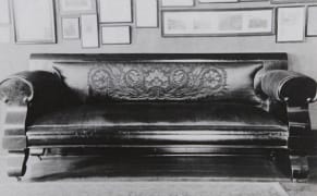 Lincoln's Loveseat: Help Restore the 'Courting Couch' Where Abe Wooed His Babe