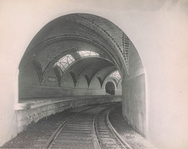 Attributed to Pierre Pullis, "City Hall Subway Station" (1904), platinum print (The Morgan Library & Museum, photography; purchase, Goldsmith Fund for Americana, 2013.16)