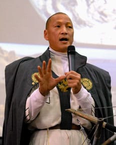 Eugene Tssui speaking in 2010 (via Wikimedia)