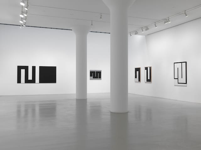 Knifer, Installation view