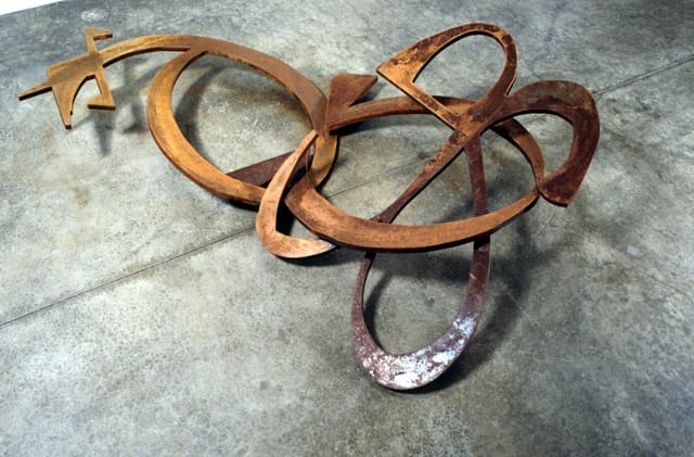 Variable No. 2, 1988, steel, 22.5 x 93 x 53 inches