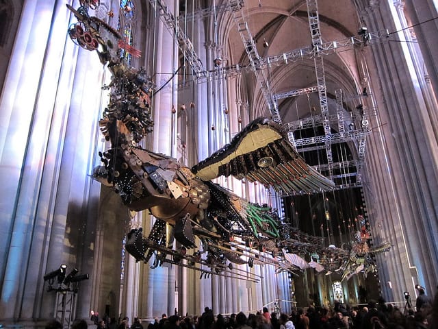 Xu Bing: Phoenix
