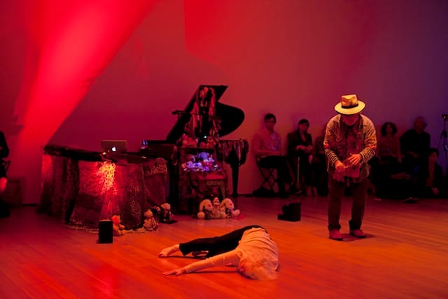 Simone Forti and Charlemagne Palestine, "illlummminnnatttionnnsssss!!!!!!!" (2014) (all photos © 2014 The Museum of Modern Art, New York, by Julieta Cervantes)