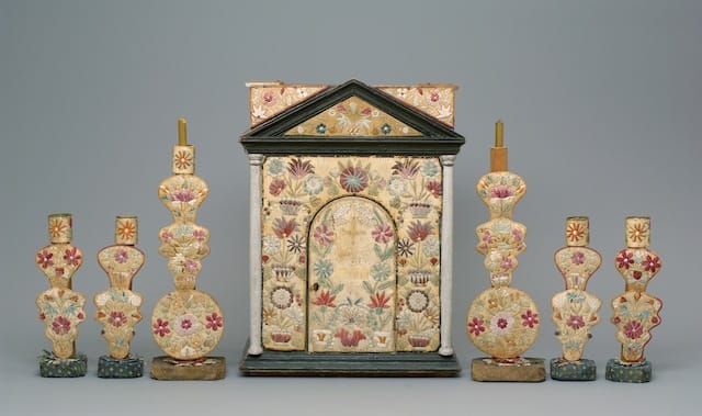 Credit: Courtesy of the Weltmuseum Wien Odawa maker unknown Tabernacle and candlesticks, 1840 Wood, birchbark, porcupine quills, fiber Weltmuseum Wien