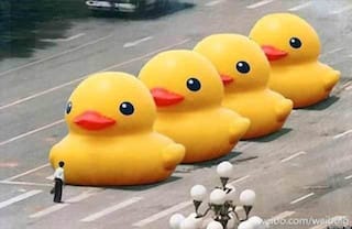 o-RUBBER-DUCK-TIANANMEN-SQUARE-facebook