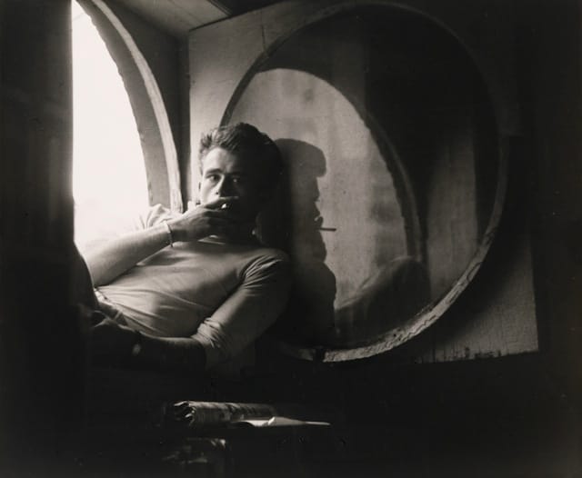 Roy Schatt, "James Dean" (1954), Gelatin silver print (© Roy Schatt)