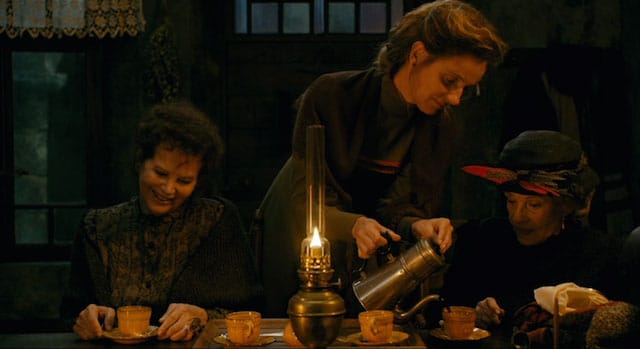 Still from "O Gebo e a Sombra" (click to enlarge)