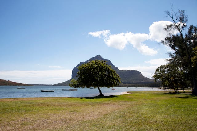 Diana Heise, "Le Morne Echoes" (2013), archival pigment print, 40 x 60 inches. Image courtesy of the artist.
