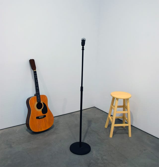 Tom Friedman, "Moot" (2014) (all images by the author for Hyperallergic)