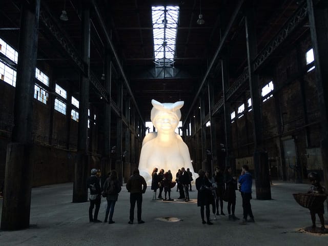 Kara Walker, "A Subtlety" (2014) (photo by Hrag Vartanian for Hyperallergic)