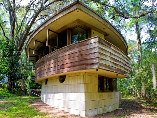 Frank Lloyd Wright's Spring House, Tallahassee, FL (Photo by Alan C. Spector)