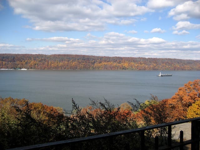 The Palisades (NJ) (Photo by Paul W. Romaine)